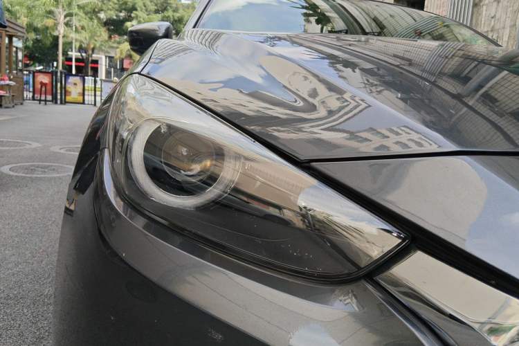 Used Mazda 3 Axela 2017 Sedan 2.0L Automatic Prestige Model China V Standard Right Front Headlight