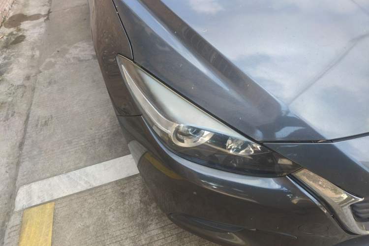 Used Mazda 3 Axela 2017 Sedan 1.5L Automatic Comfort Model Emission Standard China V Right Front Headlight