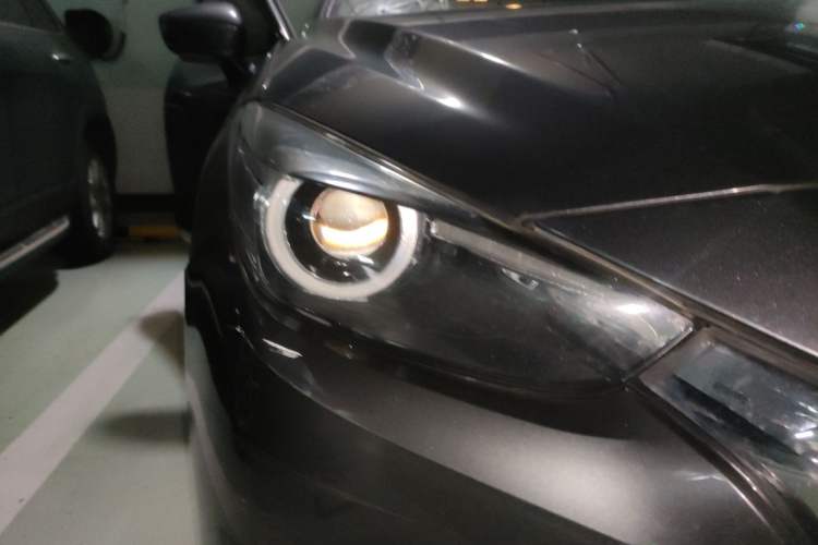 Used Mazda 3 Axela 2017 Sedan 2.0L Automatic Prestige Model China V Standard Right Front Headlight