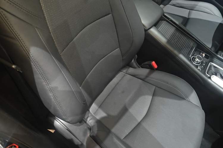 Used Mazda 3 Axela 2017 Sedan 1.5L Automatic Luxury Model Emission Standard China V Right Front Seat