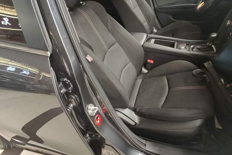 Used Mazda 3 Axela 2017 Sedan 1.5L Automatic Luxury Model Emission Standard China V Right Front Seat