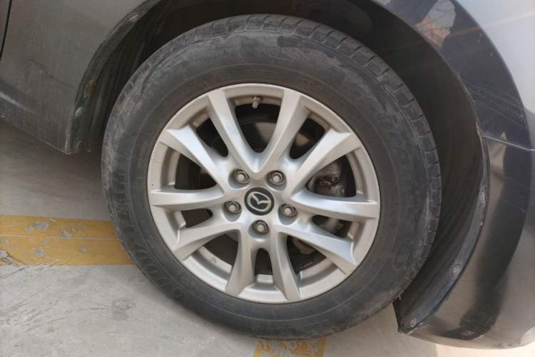 Used Mazda 3 Axela 2017 Hatchback 1.5L Manual Comfort Edition China V Right Front Wheel Hub