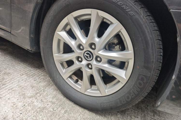 Used Mazda 3 Axela 2017 Sedan 1.5L Automatic Luxury Model China VI Standard Right Front Wheel Hub