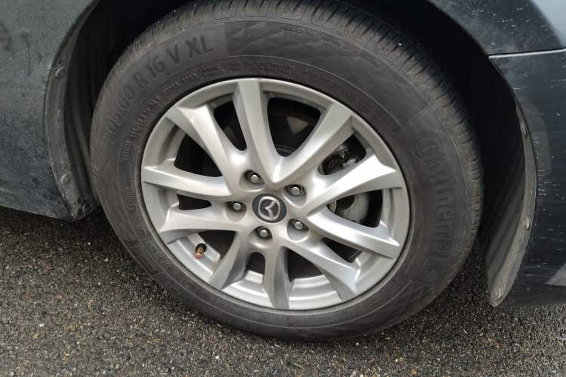 Used Mazda 3 Axela 2017 Sedan 1.5L Automatic Luxury Model China VI Standard Right Front Wheel Hub