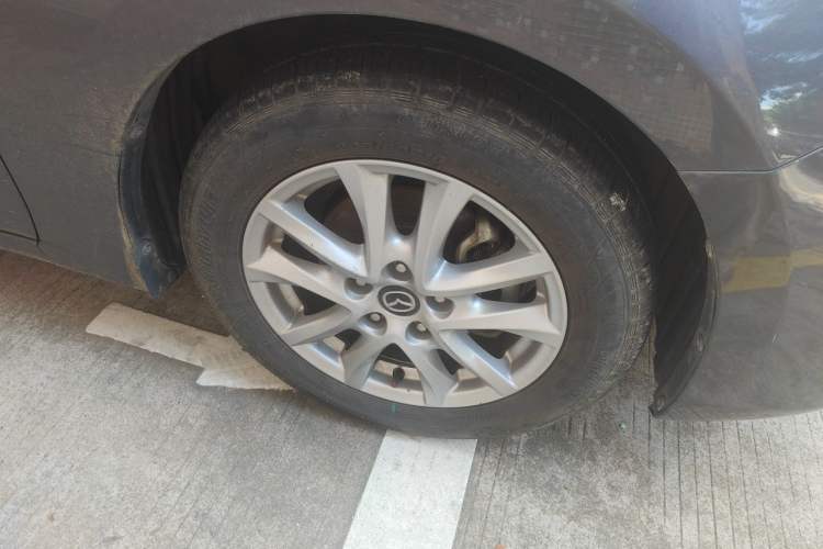 Used Mazda 3 Axela 2017 Sedan 1.5L Automatic Comfort Model Emission Standard China V Right Front Wheel Hub