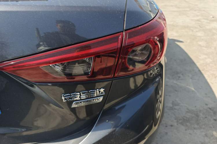 Used Mazda 3 Axela 2017 Sedan 1.5L Automatic Luxury Model Emission Standard China V Right Rear Taillight