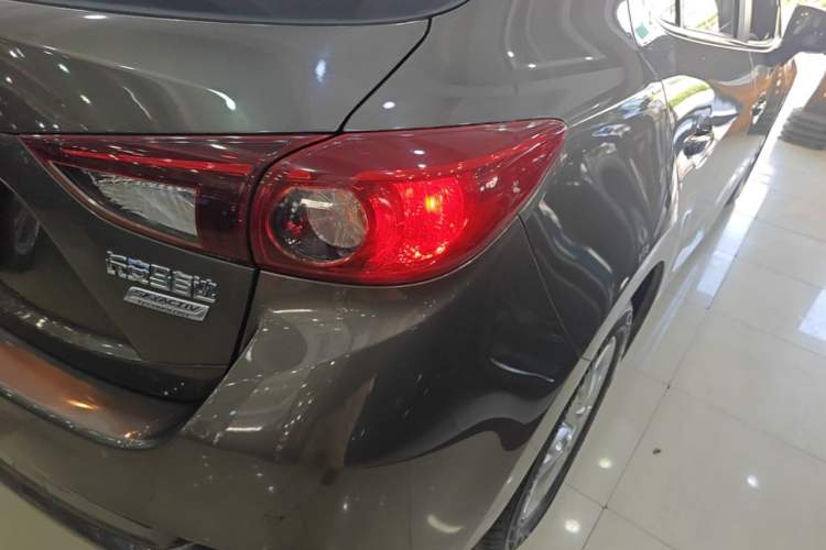 Used Mazda 3 Axela 2017 Hatchback 1.5L Automatic Comfort Model Emission Standard China V Right Rear Taillight