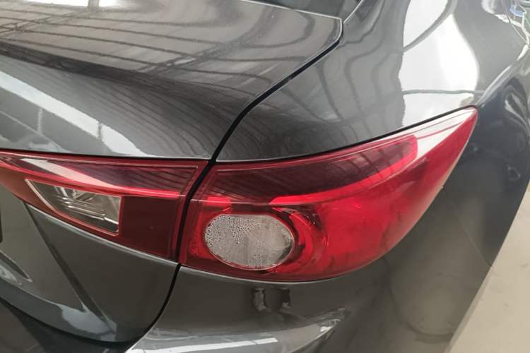 Used Mazda 3 Axela 2017 Sedan 1.5L Automatic Comfort Model Emission Standard China V Right Rear Taillight