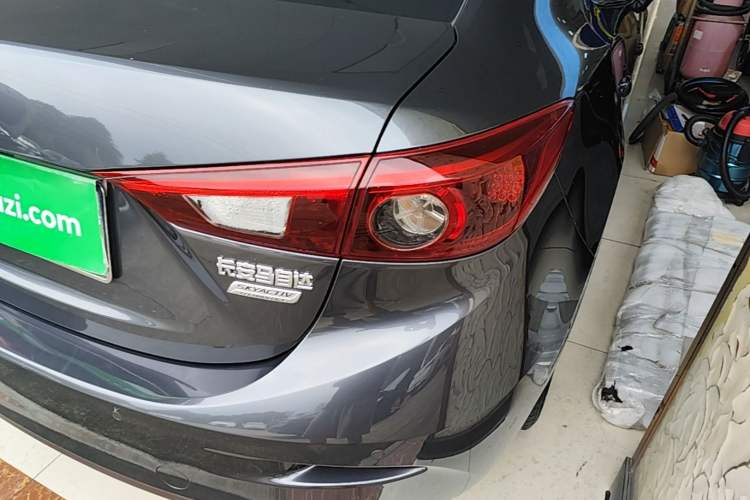 Used Mazda 3 Axela 2017 Sedan 1.5L Automatic Luxury Model Emission Standard China V Right Rear Taillight