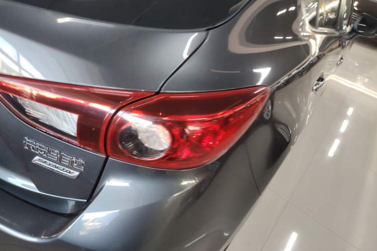 Used Mazda 3 Axela 2017 Hatchback 1.5L Automatic Comfort Model Emission Standard China V Right Rear Taillight