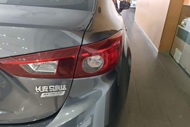Used Mazda 3 Axela 2017 Sedan 1.5L Automatic Comfort Model Emission Standard China V Right Rear Taillight