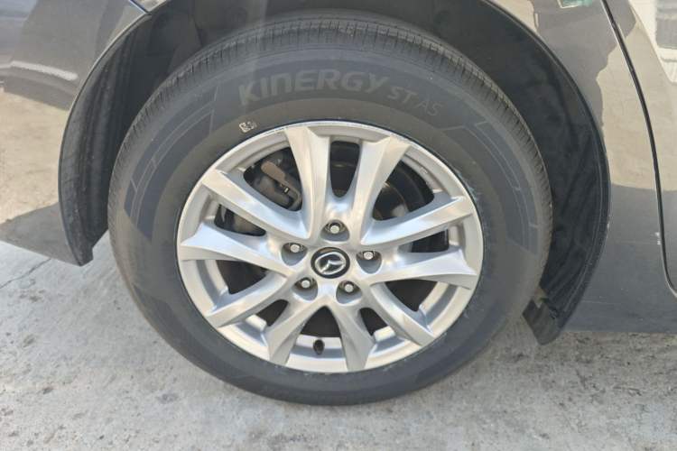 Used Mazda 3 Axela 2017 Sedan 1.5L Automatic Luxury Model Emission Standard China V Right Rear Wheel Hub