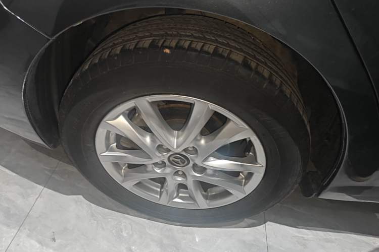 Used Mazda 3 Axela 2017 Sedan 1.5L Automatic Luxury Model Emission Standard China V Right Rear Wheel Hub