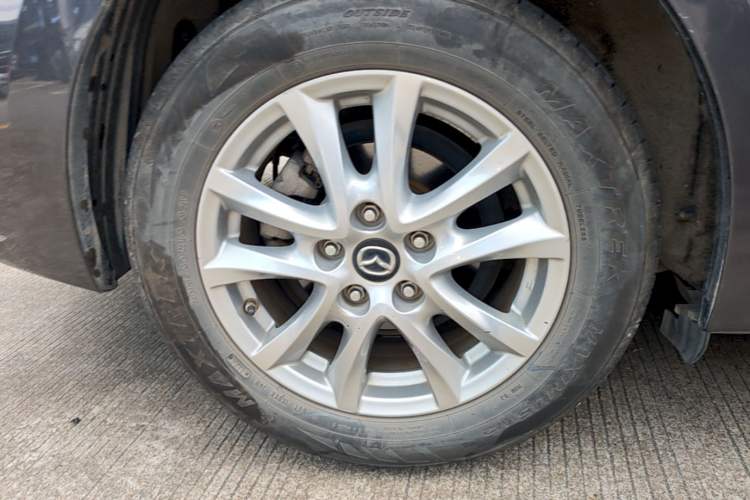 Used Mazda 3 Axela 2017 Sedan 1.5L Automatic Comfort Model China VI Standard Right Rear Wheel Hub