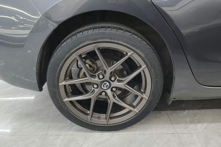 Used Mazda 3 Axela 2017 Sedan 2.0L Automatic Prestige Model China V Standard Right Rear Wheel Hub