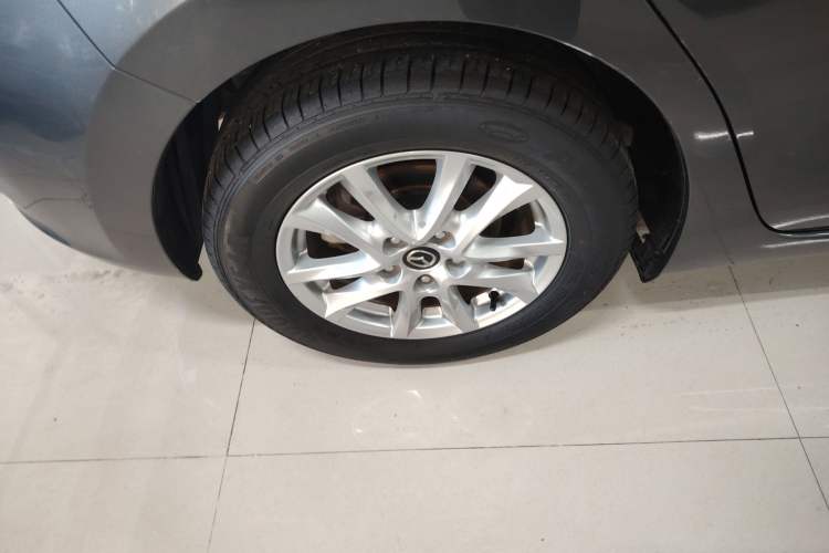 Used Mazda 3 Axela 2017 Hatchback 1.5L Automatic Comfort Model Emission Standard China V Right Rear Wheel Hub
