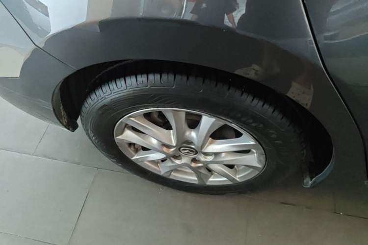 Used Mazda 3 Axela 2017 Sedan 1.5L Automatic Comfort Model Emission Standard China V Right Rear Wheel Hub
