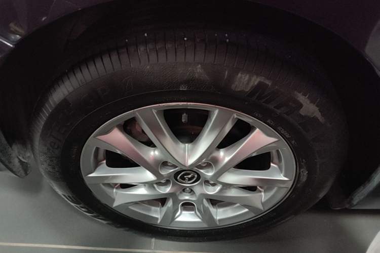 Used Mazda 3 Axela 2017 Sedan 1.5L Automatic Comfort Model Emission Standard China V Right Rear Wheel Hub