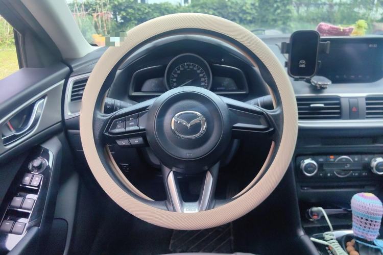 Used Mazda 3 Axela 2017 Sedan 1.5L Automatic Luxury Model Emission Standard China V Steering Wheel