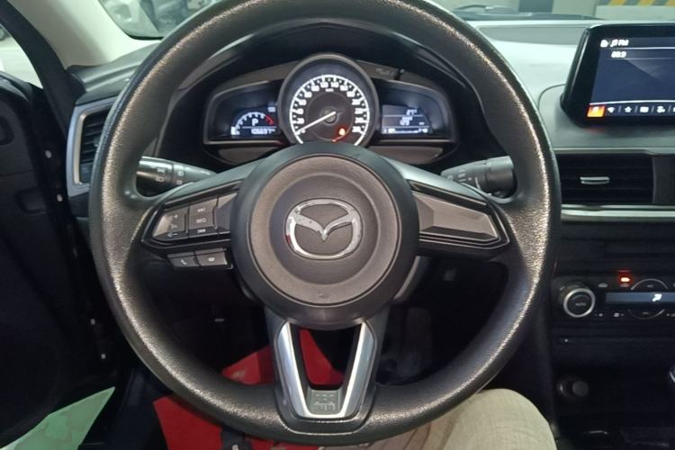 Used Mazda 3 Axela 2017 Sedan 1.5L Automatic Luxury Model Emission Standard China V Steering Wheel