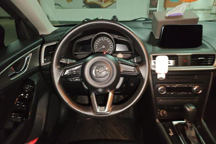 Used Mazda 3 Axela 2017 Sedan 1.5L Automatic Luxury Model Emission Standard China V Steering Wheel