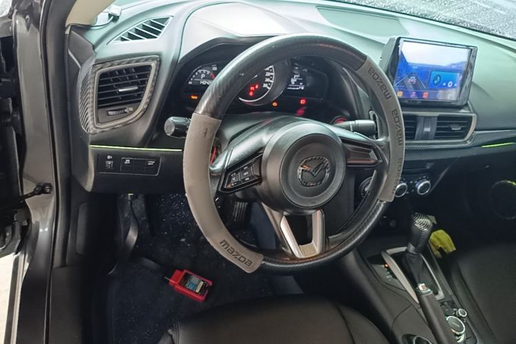 Used Mazda 3 Axela 2017 Sedan 1.5L Automatic Comfort Model Emission Standard China V Steering Wheel