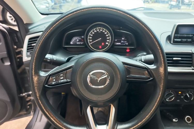 Used Mazda 3 Axela 2017 Sedan 1.5L Automatic Comfort Model China VI Standard Steering Wheel