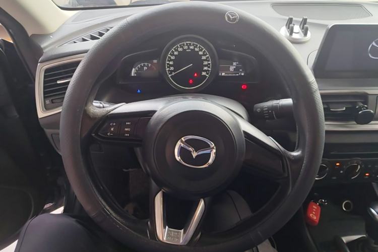 Used Mazda 3 Axela 2017 Sedan 1.5L Automatic Comfort Model Emission Standard China V Steering Wheel