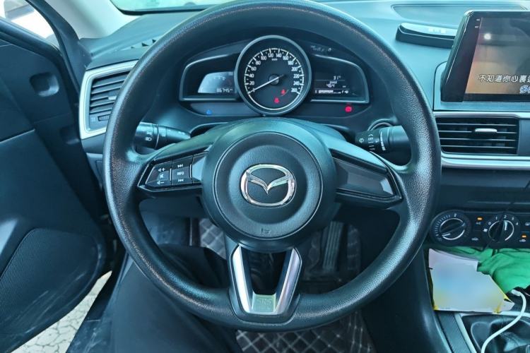 Used Mazda 3 Axela 2017 Sedan 1.5L Manual Comfort Model Emission Standard China V Steering Wheel