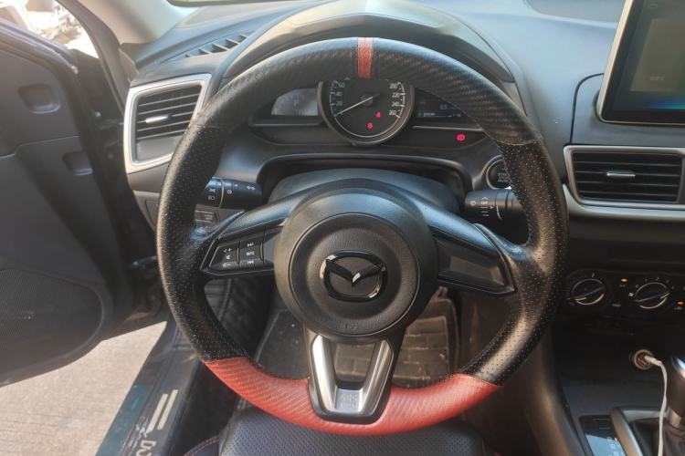 Used Mazda 3 Axela 2017 Sedan 1.5L Automatic Comfort Model Emission Standard China V Steering Wheel