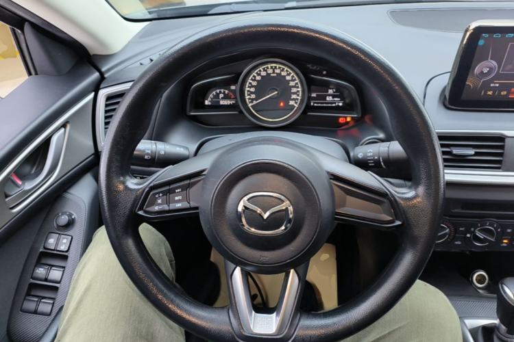 Used Mazda 3 Axela 2017 Sedan 1.5L Automatic Comfort Model Emission Standard China V Steering Wheel