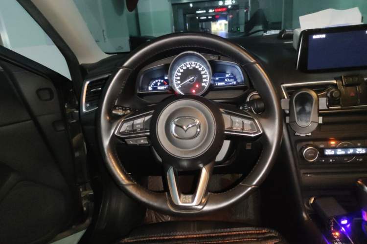 Used Mazda 3 Axela 2017 Sedan 2.0L Automatic Prestige Model China V Standard Steering Wheel