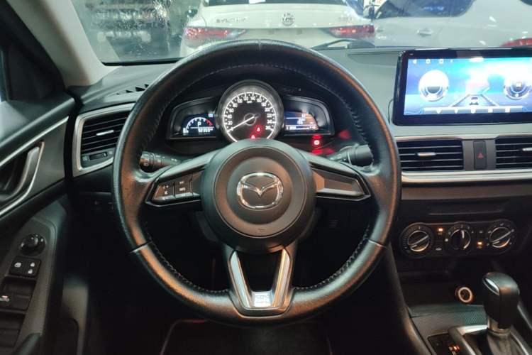 Used Mazda 3 Axela 2017 Sedan 1.5L Automatic Comfort Model Emission Standard China V Steering Wheel