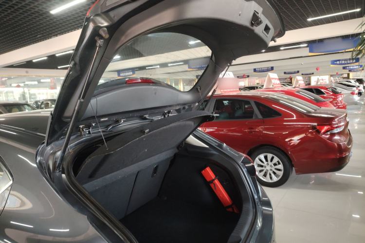 Used Mazda 3 Axela 2017 Hatchback 1.5L Automatic Comfort Model Emission Standard China V Trunk