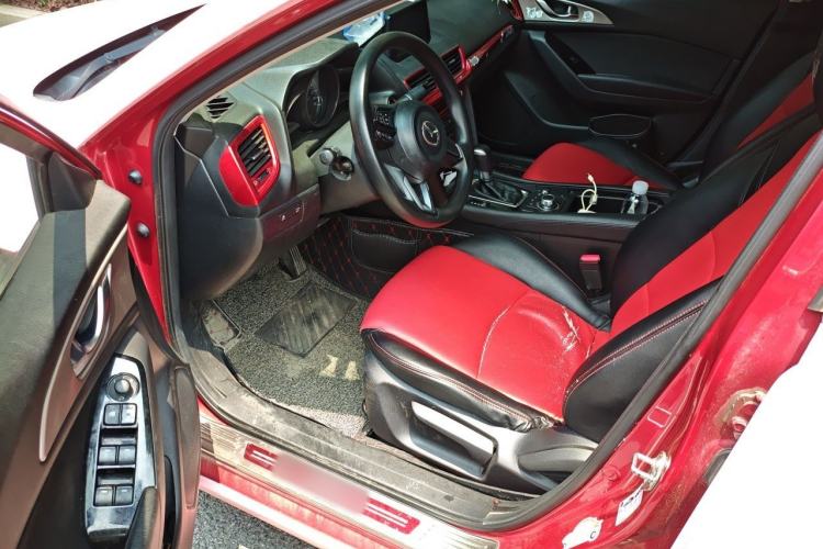 Used Mazda 3 Axela 2017 Sedan 1.5L Automatic Luxury Model Emission Standard China V Driver Seat