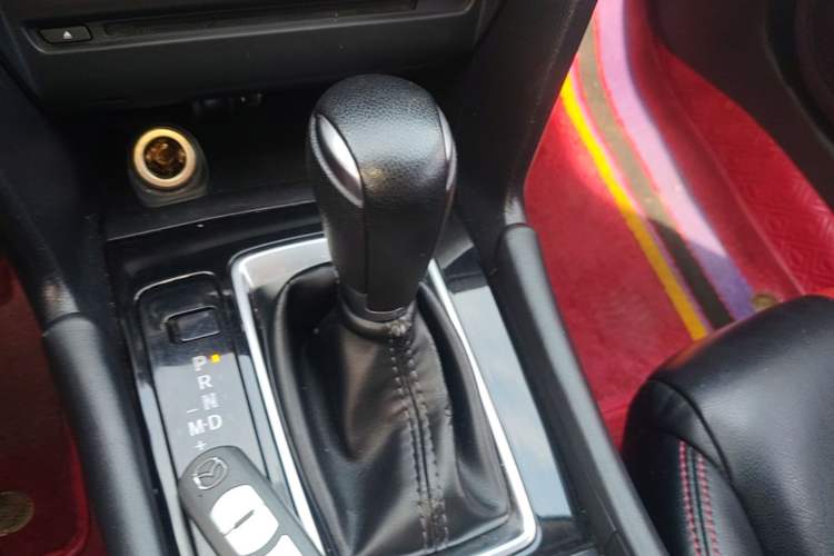 Used Mazda 3 Axela 2017 Sedan 1.5L Automatic Luxury Model Emission Standard China V Gear Lever