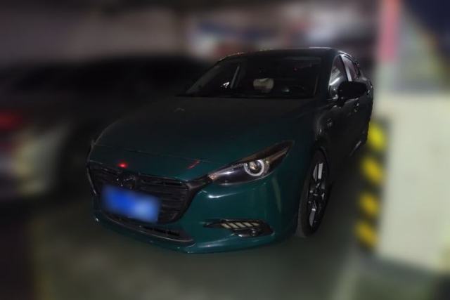 Used Mazda 3 Axela 2017 Hatchback 2.0L Automatic Luxury Model Emission Standard China V