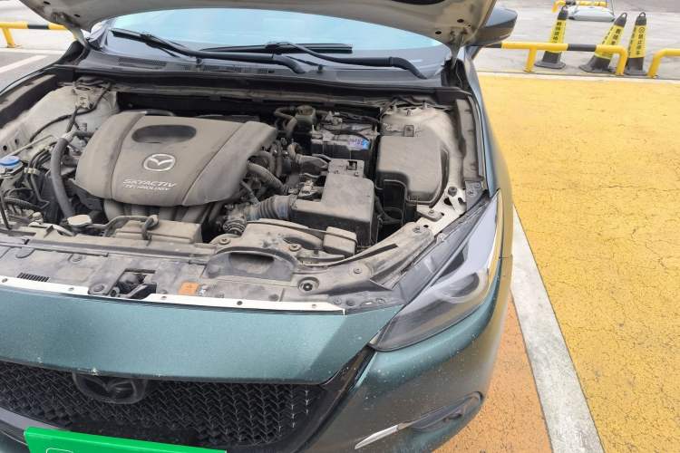 Used Mazda 3 Axela 2017 Sedan 1.5L Automatic Luxury Model Emission Standard China V Engine Bay Left