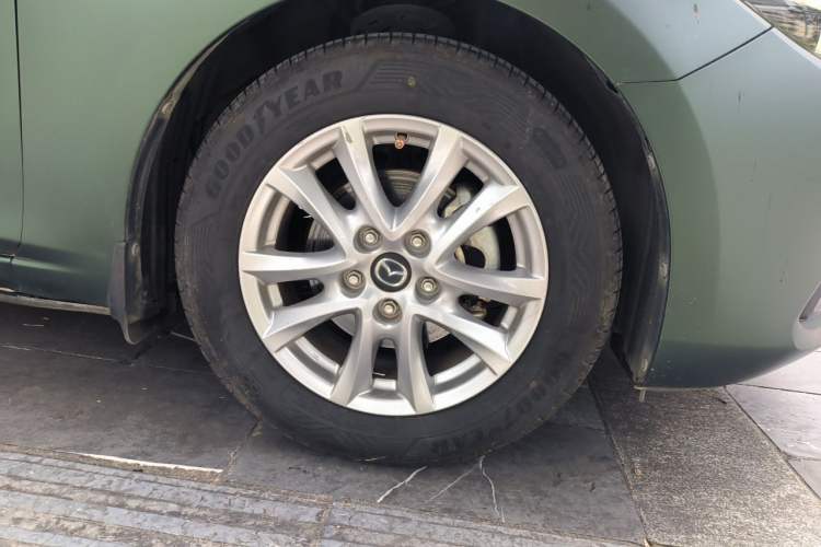 Used Mazda 3 Axela 2017 Sedan 1.5L Automatic Comfort Model Emission Standard China V Right Front Wheel Hub