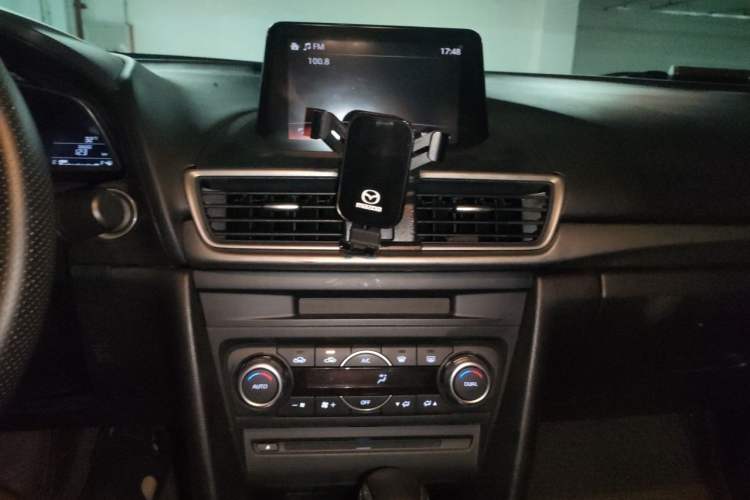 Used Mazda 3 Axela 2017 Sedan 1.5L Automatic Prestige Model China V Standard Audio And AC Panel