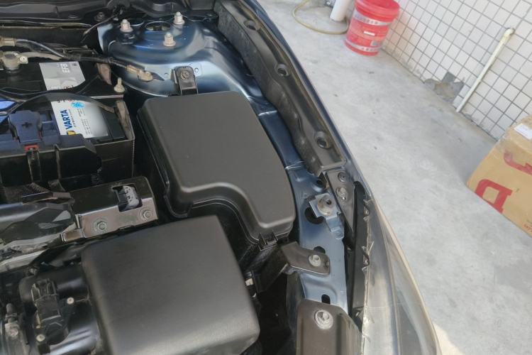 Used Mazda 3 Axela 2017 Hatchback 2.0L Automatic Sport Model China V Emission Standard Engine Bay Left