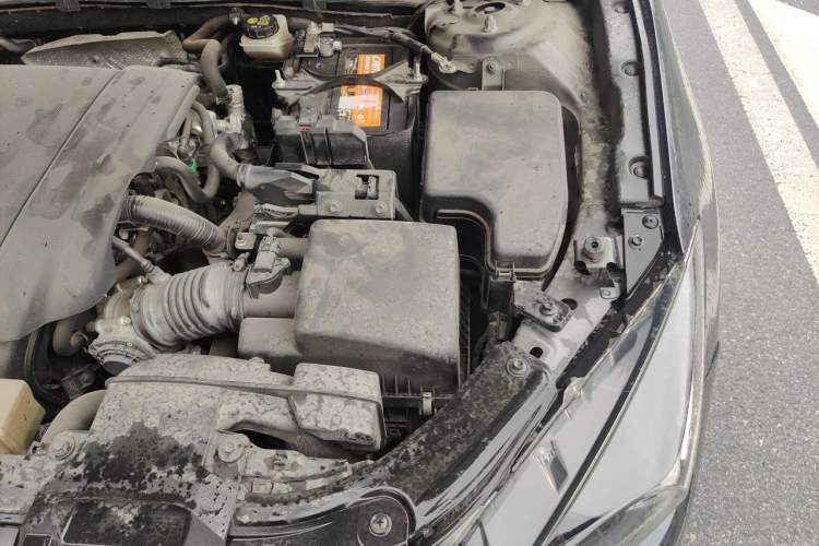 Used Mazda 3 Axela 2017 Hatchback 2.0L Automatic Sport Model China V Emission Standard Engine Bay Left