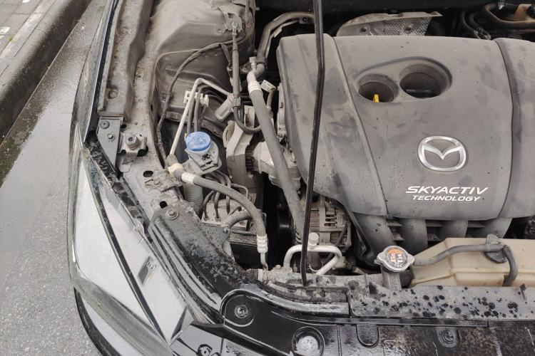 Used Mazda 3 Axela 2017 Hatchback 2.0L Automatic Sport Model China V Emission Standard Engine Bay Right