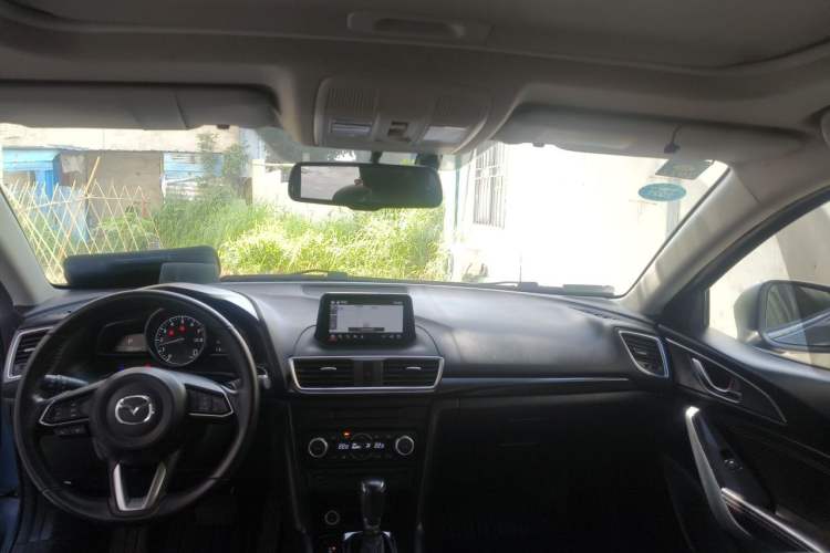 Used Mazda 3 Axela 2017 Hatchback 2.0L Automatic Sport Model China V Emission Standard Headliner