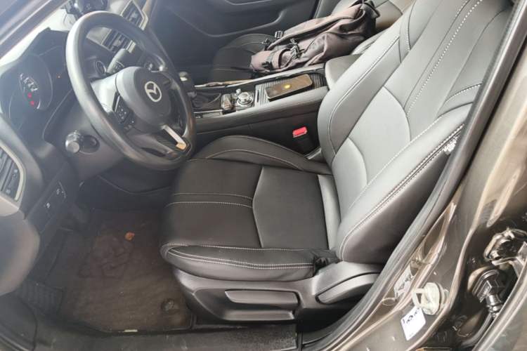 Used Mazda 3 Axela 2017 Sedan 1.5L Automatic Luxury Model Emission Standard China V Left Front Seat