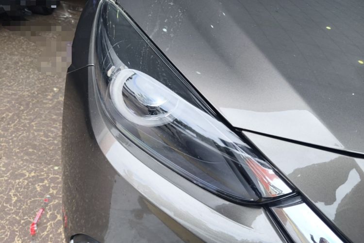 Used Mazda 3 Axela 2017 Sedan 1.5L Automatic Luxury Model Emission Standard China V Right Front Headlight