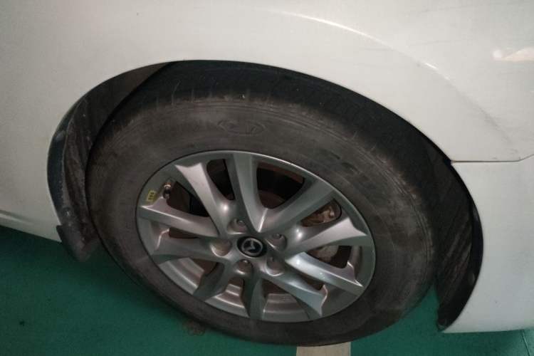 Used Mazda 3 Axela 2017 Sedan 1.5L Automatic Prestige Model China V Standard Right Front Wheel Hub