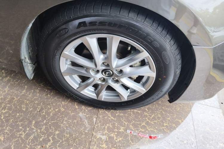Used Mazda 3 Axela 2017 Sedan 1.5L Automatic Luxury Model Emission Standard China V Right Front Wheel Hub
