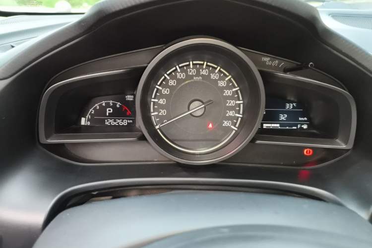 Used Mazda 3 Axela 2017 Sedan 1.5L Automatic Comfort Model Emission Standard China V Instrument Cluster