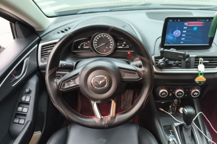 Used Mazda 3 Axela 2017 Sedan 1.5L Automatic Comfort Model Emission Standard China V Steering Wheel
